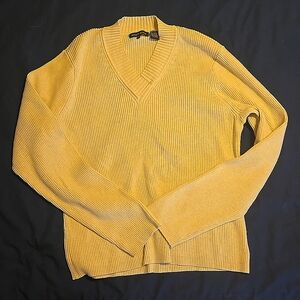 V neck ribbed long sleeve sweater